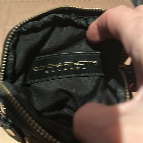 Sandra Roberts Squared black puffer cell phone Crossbody - Picture 4 of 4